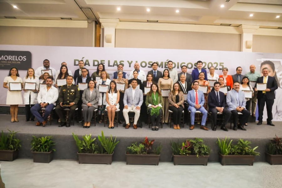Reconoce Margarita González Saravia invaluable labor de las y los médicos por el bienestar de la gente
