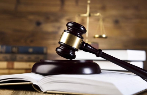 Juez ordena cambio de adscripción de militar para proteger la salud de su esposa