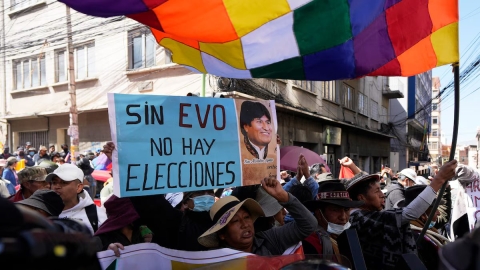 Simpatizantes de Evo Morales bloquean carreteras para exigir inscripción como candidato