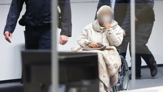 Alemania condena a mujer de 97 años por complicidad en 10,500 asesinatos del nazismo