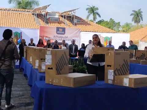 Encabeza alcalde capitalino entrega de equipos de c&oacute;mputo a diferentes &aacute;reas del ayuntamiento