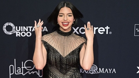 Ángela Aguilar acusada de no devolver dos vestidos de diseñador