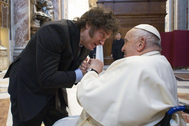 Javier Milei se reúne con el papa Francisco en el Vaticano