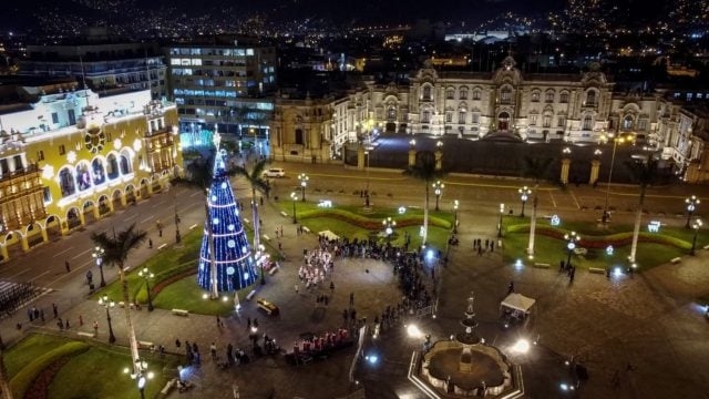 Reportan detenciones y uso de gas lacrimógeno en protesta en Lima