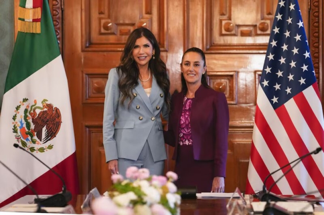 Claudia Sheinbaum recibe a Kristi Noem en Palacio Nacional para tratar seguridad