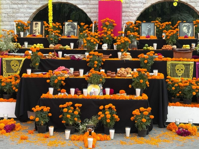 En Yautepec, la comunidad participó en las diversas actividades organizadas por autoridades municipales por el Día de Muertos, como un concurso de ofrendas, para honrar la memoria de los fieles difuntos y como preservación de las tradiciones que identifican a los mexicanos.   