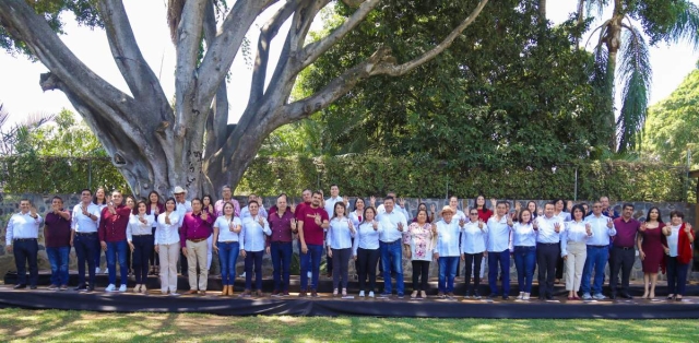 Se reúne Margarita González Saravia con las y los 33 candidatos a alcaldías y a los 12 distritos electorales de Morelos