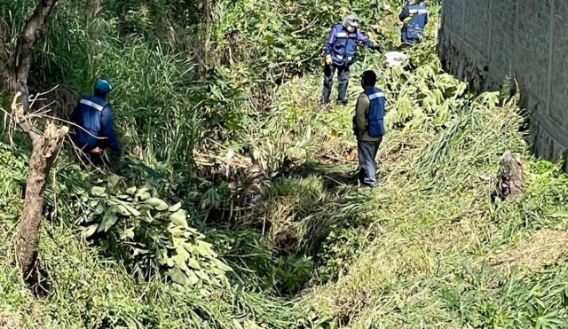 Se aventaron a una barranca al escuchar balazos