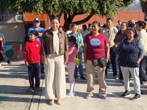 Fortalece Melissa Montes de Oca infraestructura escolar en la colonia &Aacute;lvaro Leonel