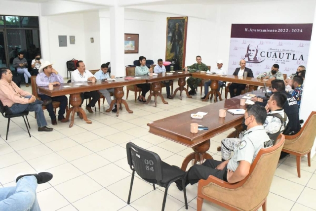 La reunión fue encabezada por el delegado regional de los Programas Federales del Bienestar, Javier Rabadán. 