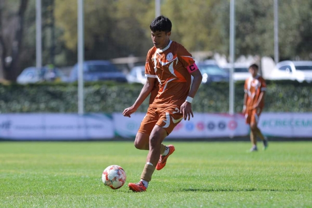  Jonathan G&aacute;lvez fue el capit&aacute;n del equipo e hizo tres goles en el encuentro.