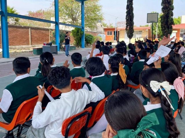 Fortalecen prevenci&oacute;n del delito y adicciones en telesecundaria de Tecajec