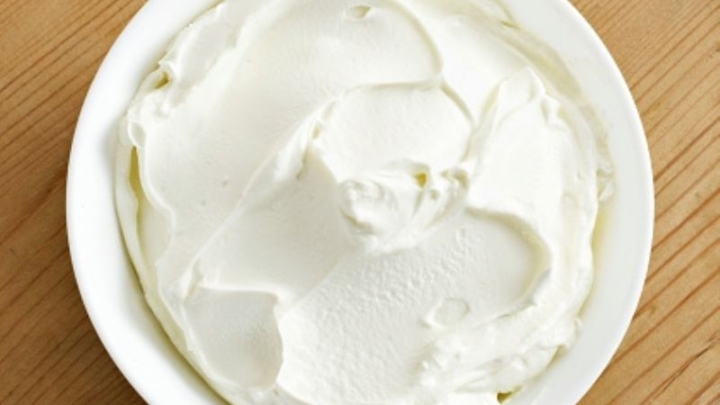 ¿Fan de los postres cremosos? Prepara este de queso crema con solo 3 ingredientes