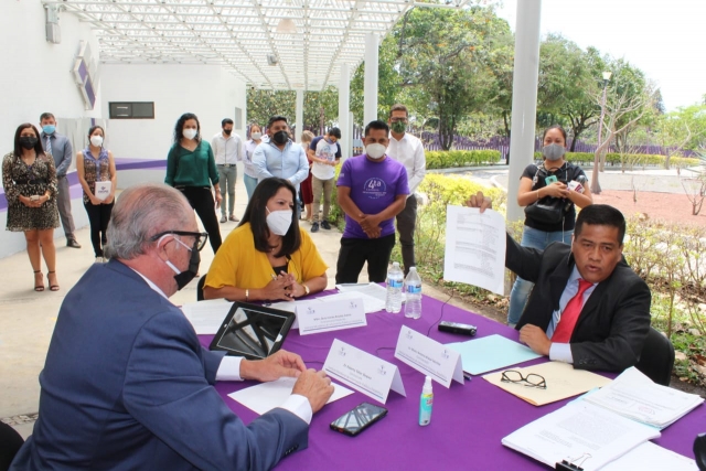 Participan comisionados Marco Alvear y Roberto Yáñez en reunión de trabajo del IMIPE