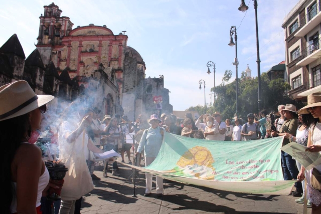 El contingente inició su caminata desde el Parque Revolución, en el Centro de Cuernavaca, y culminó en el zócalo. 