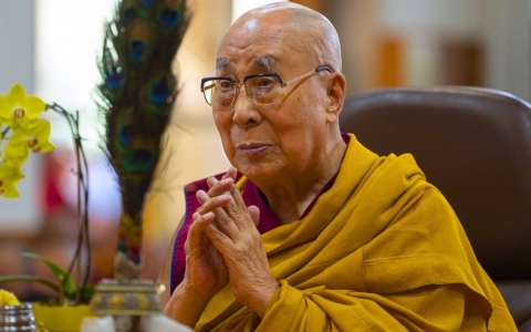 Dalai Lama niega v&iacute;nculo con Jeffrey Epstein tras archivos desclasificados