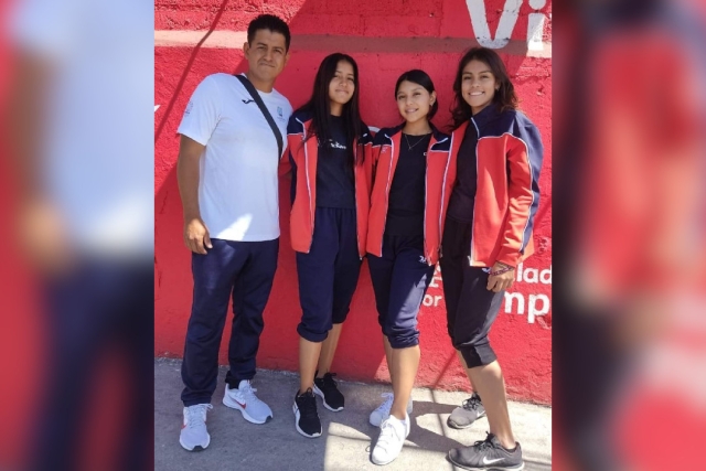 El Team Salgado, que competirá en Tijuana, Baja California, viajó bajo las órdenes del entrenador Christian Pallares.