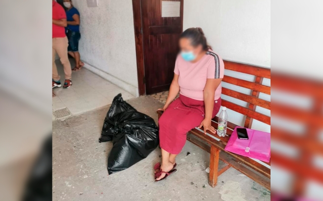 Destituyen a funcionario que entregó restos humanos en bolsas de plástico.