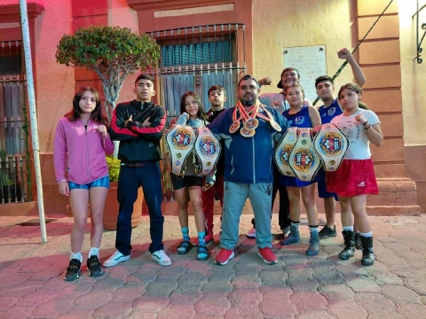 De los cinco boxeadores que lograron el campeonato en el torneo disputado en Querétaro, uno lo hizo por nocaut y cuatro por decisión unánime.