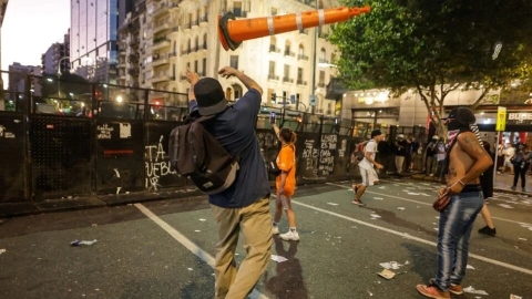 Miles marchan por los jubilados en Buenos Aires tras la represión de la semana pasada