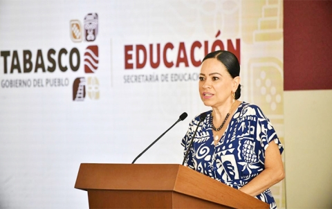 &#039;Tengan hijos, no perrhijos&#039;, pide secretaria de Educación de Tabasco a jóvenes