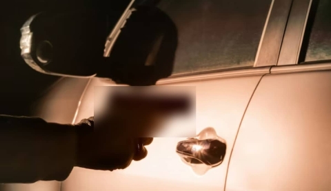 Individuos armados lo despojaron de su auto