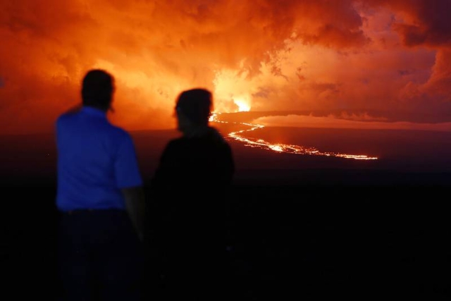 ‘Mauna Loa’ de Hawai: ‘Espectacular’ erupción atrae a espectadores