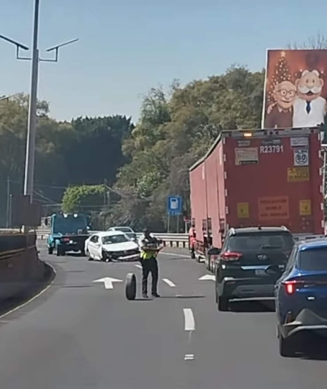 El hecho afect&oacute; el tr&aacute;nsito vehicular en la zona durante varios minutos.