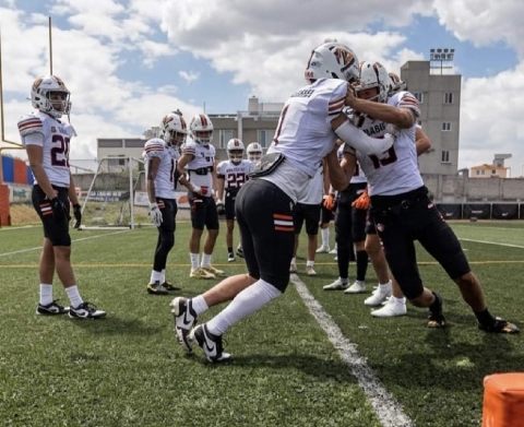  Los jugadores de la escuadra morelense se prepararon al m&aacute;ximo para encarar el juego inicial de la temporada.