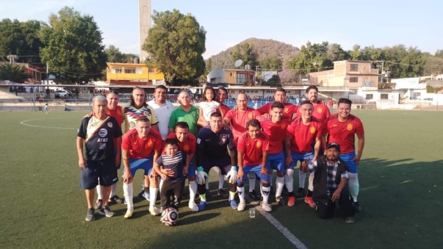 Pandilla FC 50 se repuso de un marcador adverso de dos goles en contra y terminó por llevarse el triunfo.