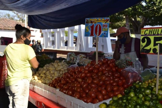 En el lugar trabajan en tiempos normales 120 comerciantes.