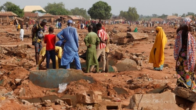 Inundaciones en Nigeria dejan al menos 200 muertos y miles de desplazados