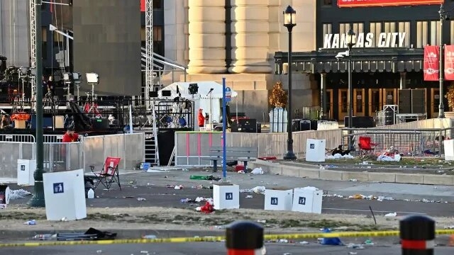 Dos menores son acusados por tiroteo en desfile de Kansas