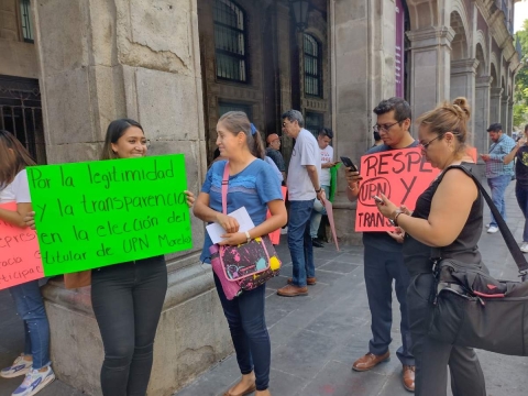 Trabajadores de la Universidad Pedagógica Nacional Morelos expresaron su rechazo a la designación de Jesús Coronel Trujillo como director de la institución. 
