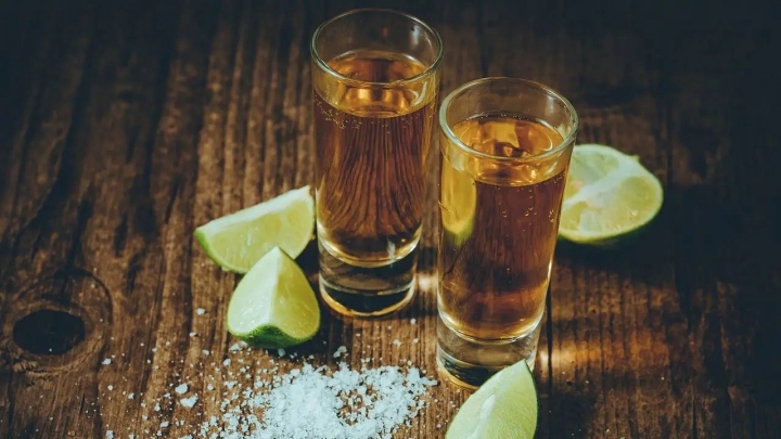 ¿Por qué el vaso de tequila se llama “caballito”? Esta es la historia