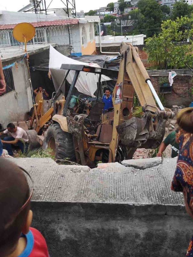 Cuerpos de rescate se trasladaron a la zona.