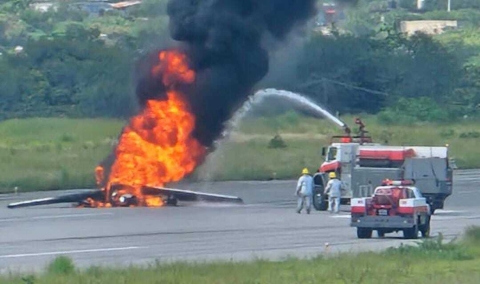 Se incendió avioneta al aterrizar; dos personas resultaron lesionadas