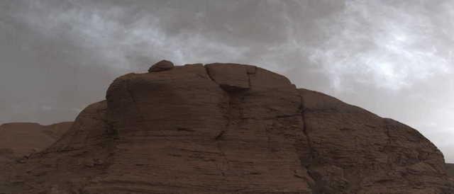 El rover Curiosity fotografía nubes iridiscentes en Marte