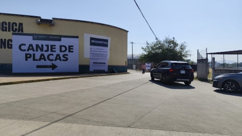 Llevan a cabo canje de placas vehiculares en UD &#039;Bicentenario Acapantzingo&#039;
