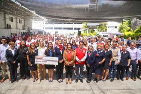 Reconoce Margarita González Saravia desempeño del personal de la Cruz Roja