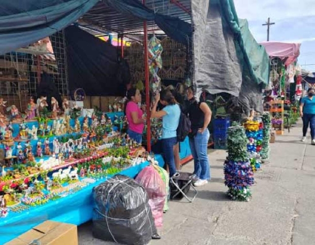 Durante alrededor de tres semanas, los comerciantes ofertaron sus productos.