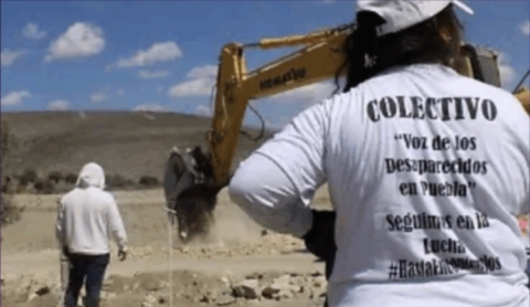 Colectivo localiza fosa con restos humanos en Palmar de Bravo, Puebla