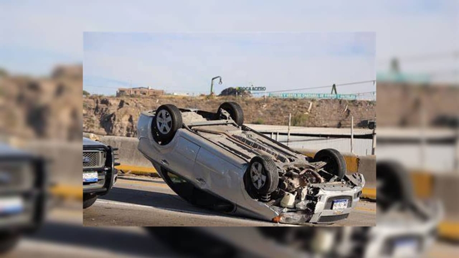 Volcadura en Tlatenchi deja un herido