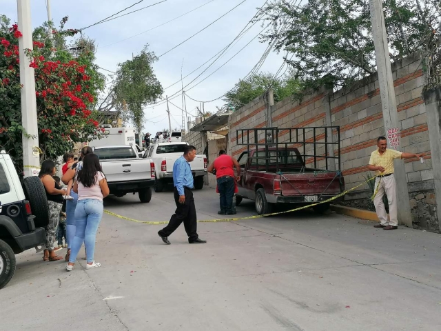 Las autoridades acordonaron el área pero el asesino ya se había dado a la fuga.