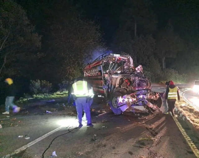 Accidente de autob&uacute;s en Guatemala deja 15 muertos