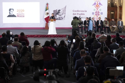 La presidenta dio detalles de la estrategia para controlar los brotes de la enfermedad en la conferencia matutina de ayer.