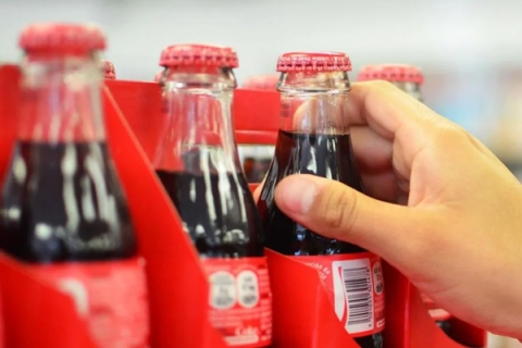 Coca-Cola retira lotes en Europa por riesgo químico en productos
