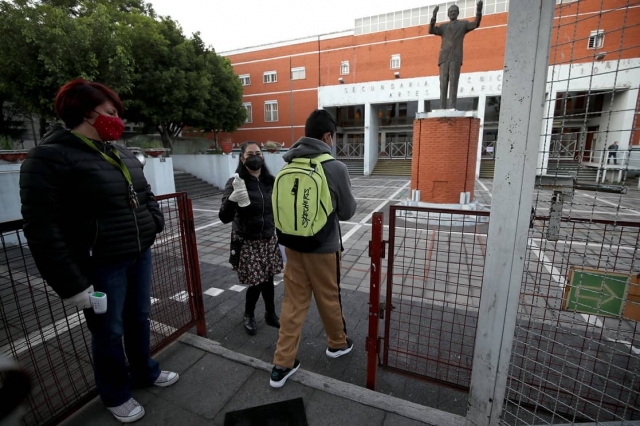 Informan autoridades de acciones ante sospecha de casos covid en secundaria en Cuautla