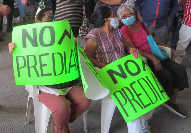 El ayudante comentó que con la gente que platicó del pueblo estuvieron de acuerdo con no pagar durante esta administración el impuesto predial, aunque no se sabe cuántas personas son.