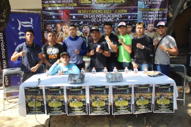 Los pugilistas que participarán en el encuentro visitaron las instalaciones de esta casa editorial.